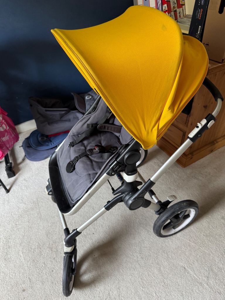 Bugaboo Fox 2 Footmuff, Seat Liner & Parasol