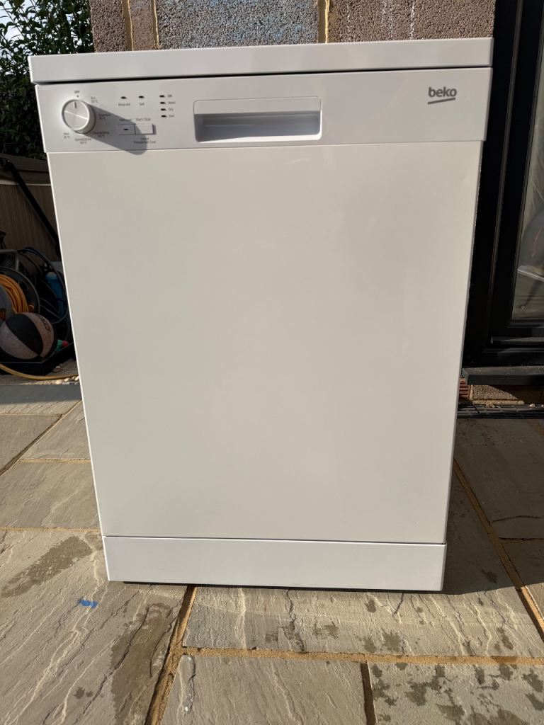 Beko Dishwasher - White, Good Condition DFN05320W