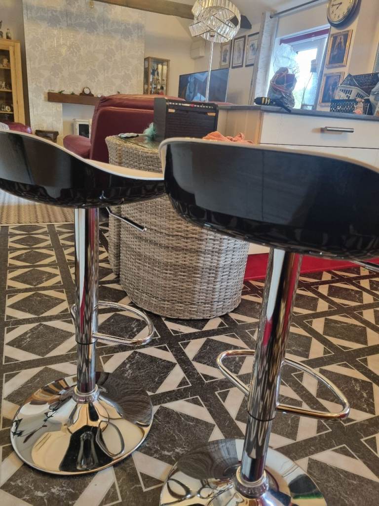 Pair of bar stools