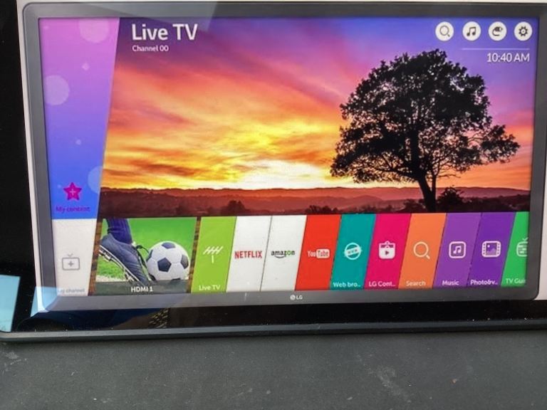 32” HD Smart TV