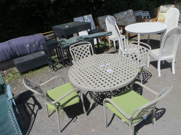 Garden / Patio Table and Chairs (Kenilworth Lions Furniture Store)