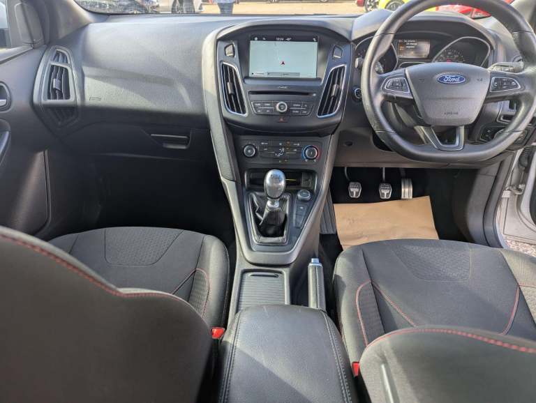 FORD FOCUS 1.5 ST-LINE DIESEL VERY GOOD CONDITION NEW CAMBELT KIT SERVICE MOT