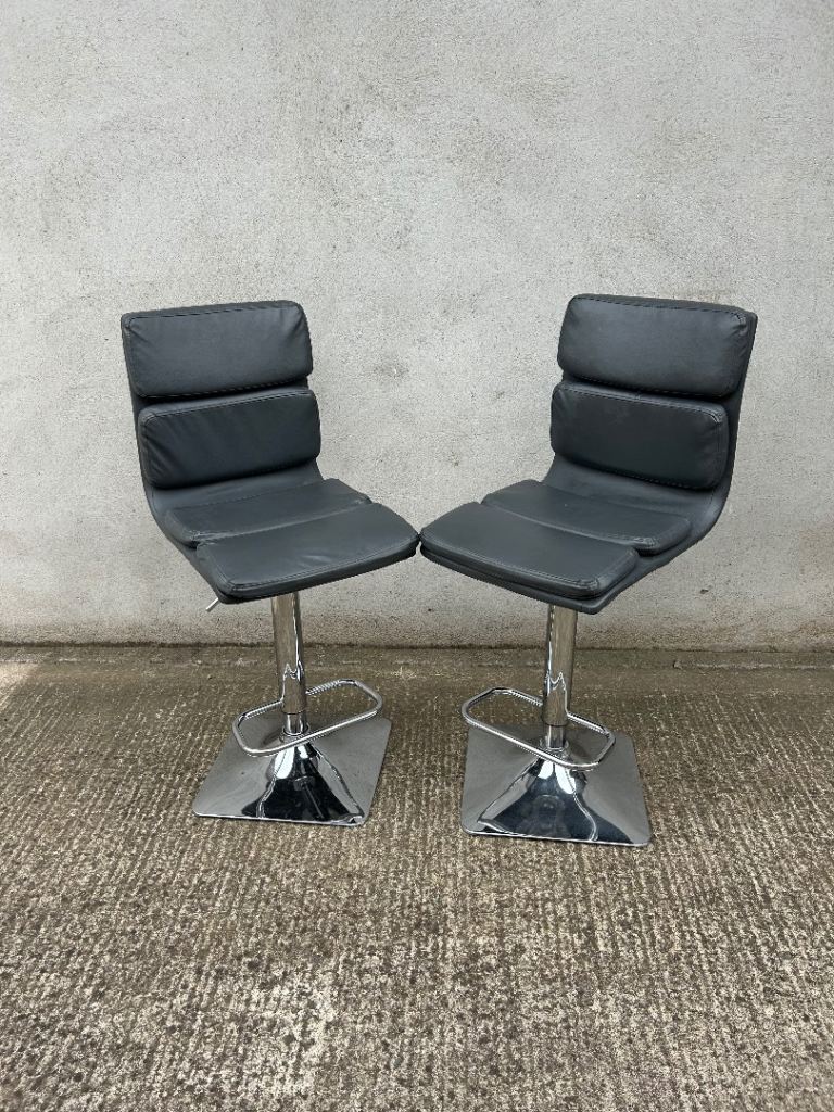 Pair of Grey Leather Bar Stools with Chrome Base – Good Condition