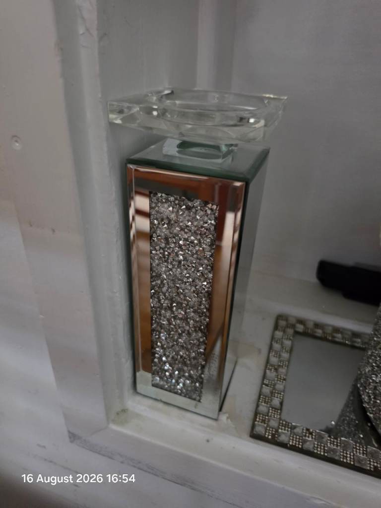 Lovely Crushed Diamond Mirrored Candle Holder – Excellent Condition