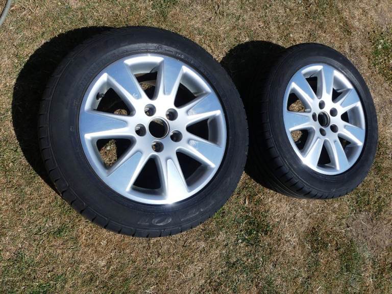 2 x Aluminium wheels with tyres