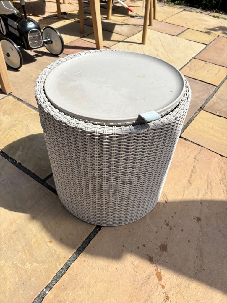Keter garden / patio drinks chiller stool