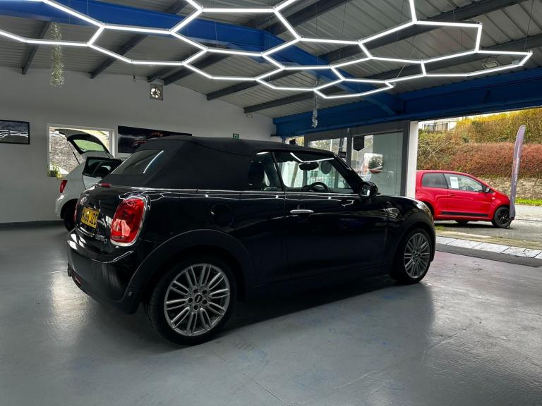 MINI CONVERTIBLE 1.5 Cooper D Convertible 2016