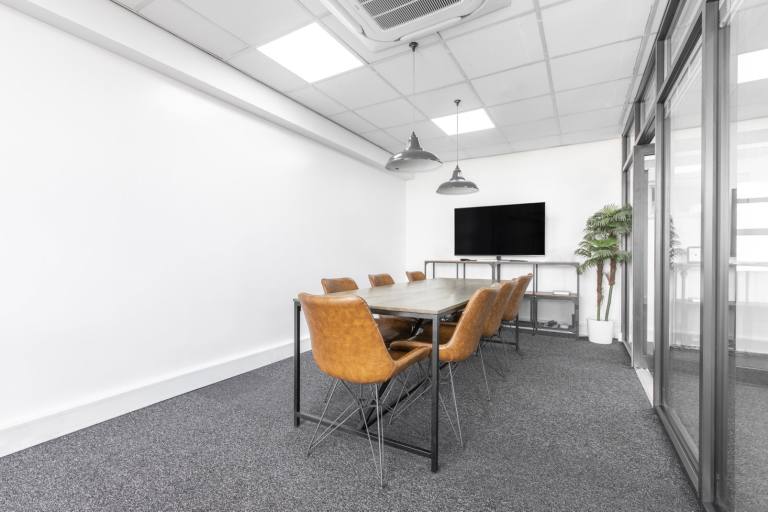 Southampton - SO14 5FE \ Flexible Workshop Room in Basepoint {{center_name}