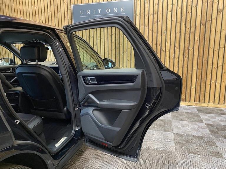 2022 Porsche Cayenne V6 E-Hybrid SUV HYBRID Automatic