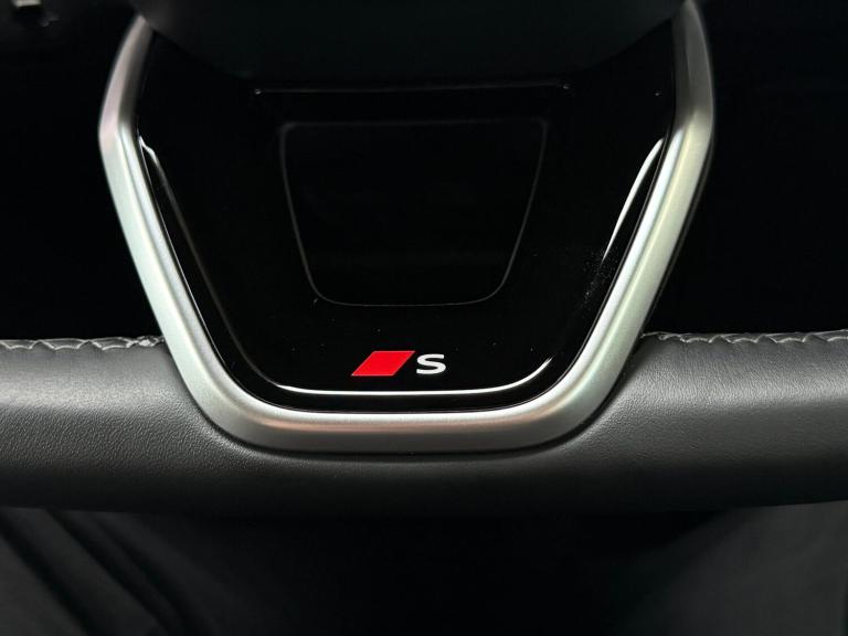  Audi Q6 e-tron 100kWh Edition 1 SUV 5dr Electric Auto quattro (388 ps) Electric Automatic