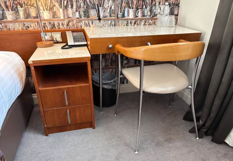 Wall mounted dressing table with mirror 