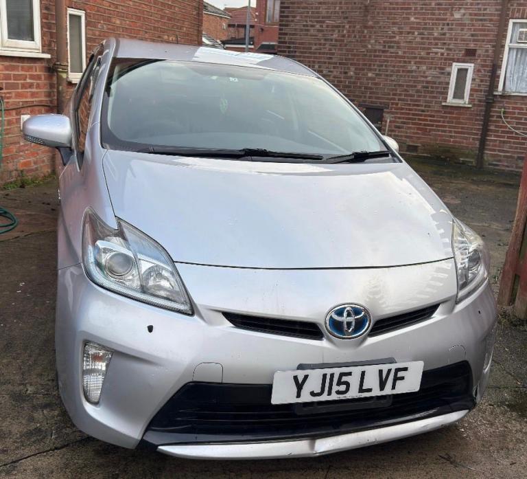 “Reliable 2015 Prius Hybrid – Cheap & Fuel Efficient”