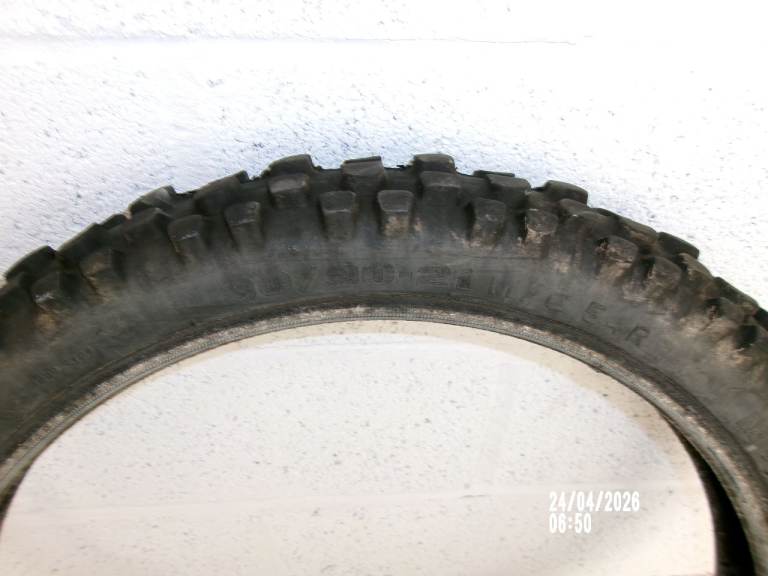 90 90 21  Pirelli MT21 tyre  