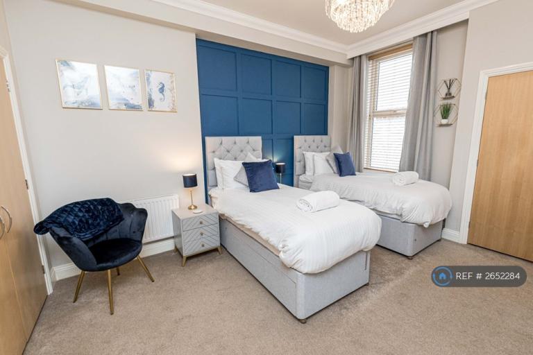 2 bedroom flat in Saint Michael's Road, Bournemouth, BH2 (2 bed) (#2652284)