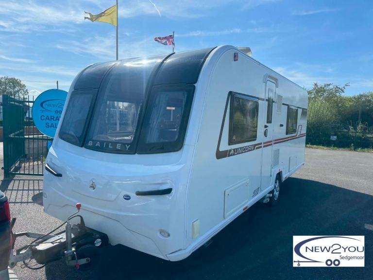 2018 Bailey Unicorn Valencia 4 Berth FIXED BED Caravan - STOCK J047