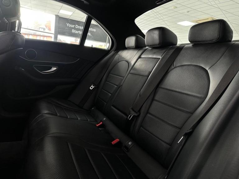 MERCEDES-BENZ C CLASS 2.1 C220d AMG Line (Premium) G-Tronic+ Euro 6 (s/s) 4dr