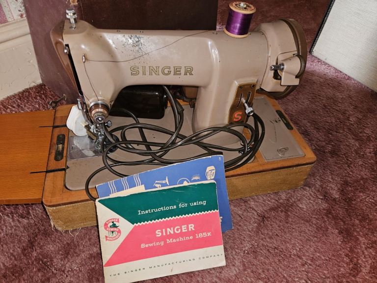Vintage Singer Sewing machine….electric 
