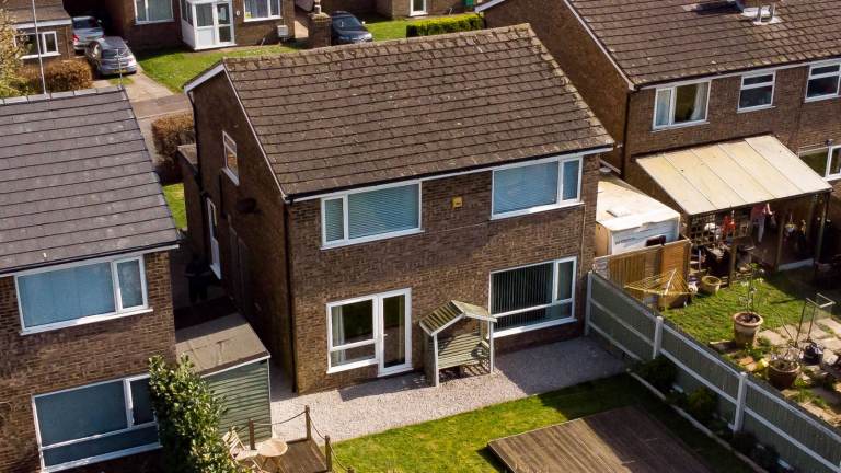  Double Room in 5 Bed Detached