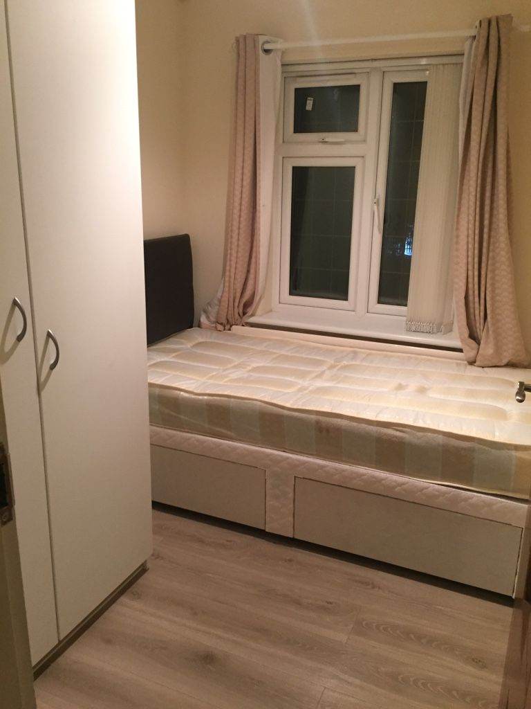Single bedroom for rent in Hayes