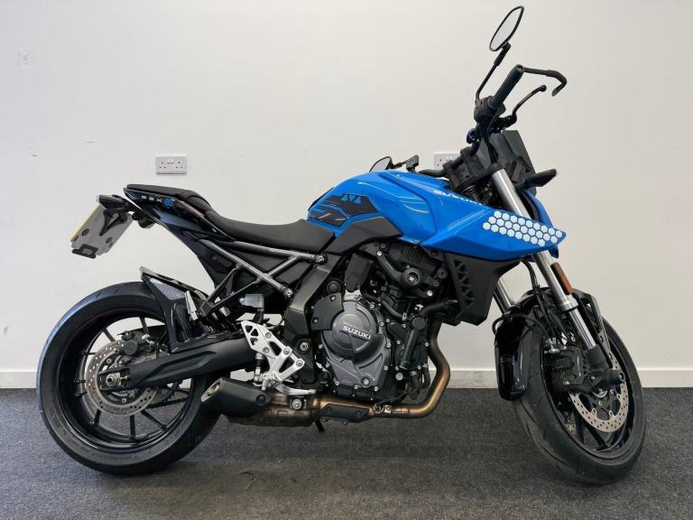SUZUKI GSX-8S ** FULL SERVICE HISTORY - CRASH PROTECTION - 12 MONTH MOT **