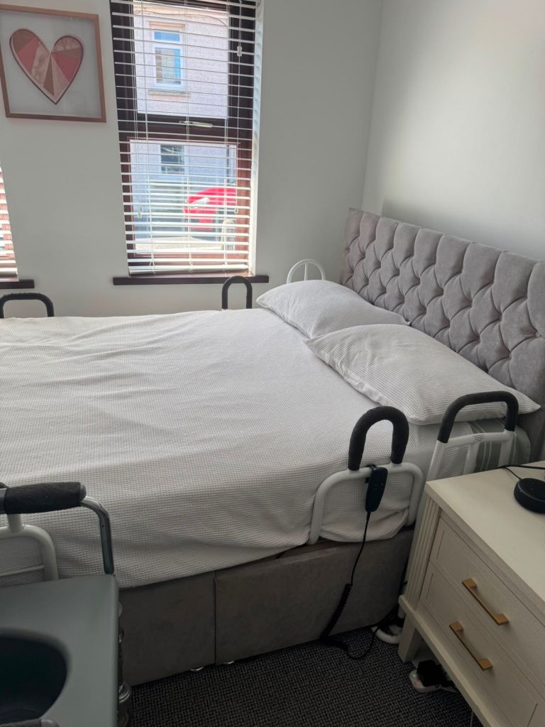 Recliner double bed 