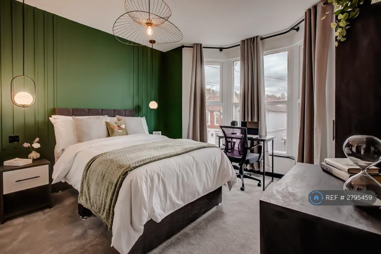 1 bedroom in Desborough Avenue, High Wycombe, HP11 (#2795459)