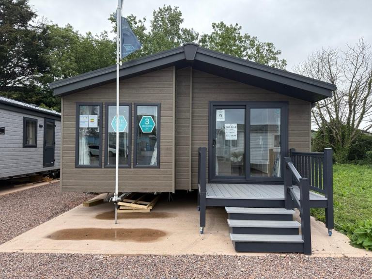 New 2026 40x20ft 3 Bed Resi Spec Twin Lodge - Bath, Ensuite, Utility - Offsite