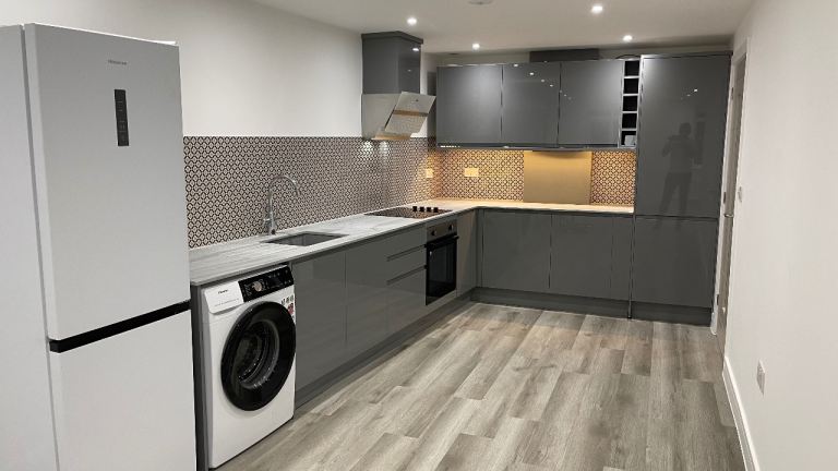 2 Bedrooms Modern Furnished Flat for Rent on Queensway Bletchley 