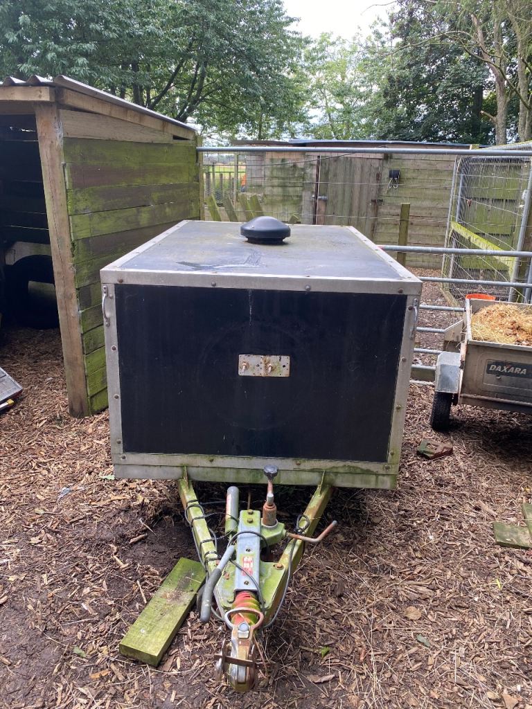 Dog Trailer 
