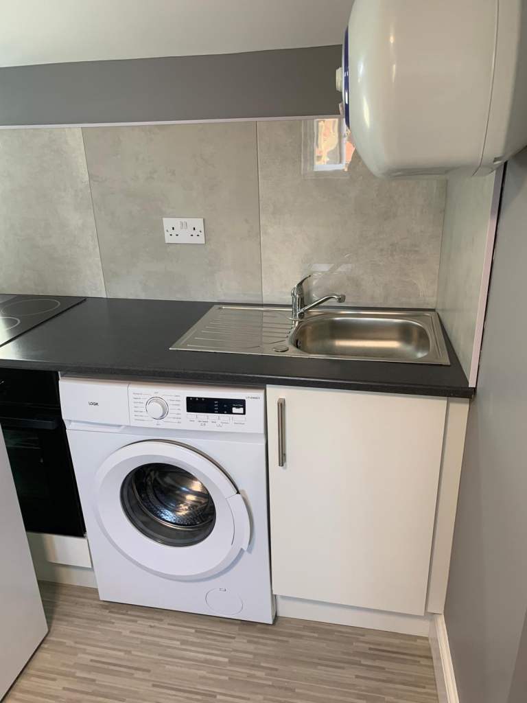 Studio Flat in Slough SL12SD
