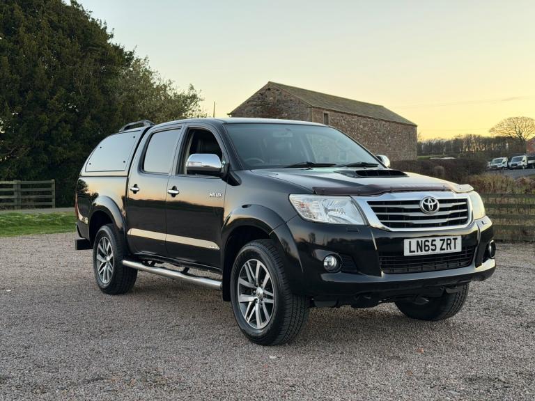 2015 Toyota Hilux Invincible D/Cab Pick Up 3.0 D-4D 4WD 171 PICK UP Diesel Manual