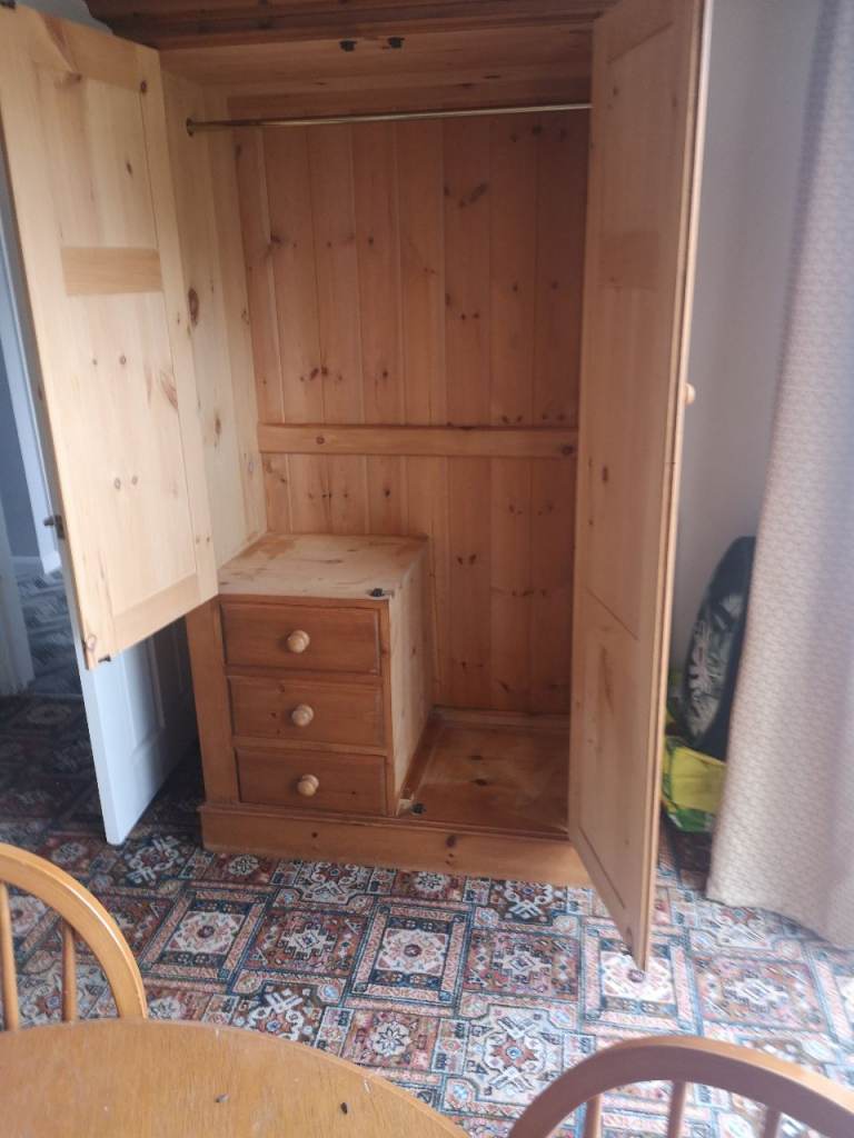 Wardrobe 