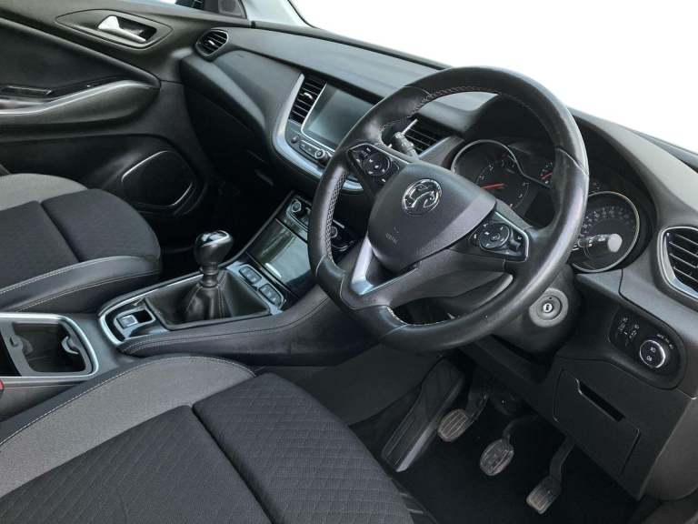 2020 Vauxhall Grandland X 1.2 Turbo SRi Nav 5dr Hatchback PETROL Manual