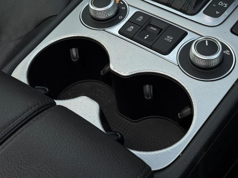 2016 Volkswagen Touareg 3.0 TDI V6 BlueMotion Tech R-Line Tiptronic 4WD Euro 6 (s/s) 5dr ESTATE D...