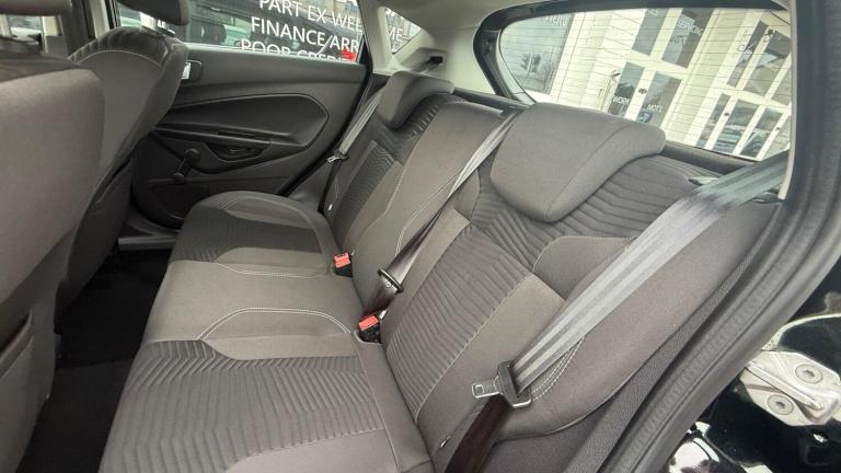2014 Ford Fiesta 1.6 Zetec Powershift Euro 5 5dr HATCHBACK Petrol Automatic