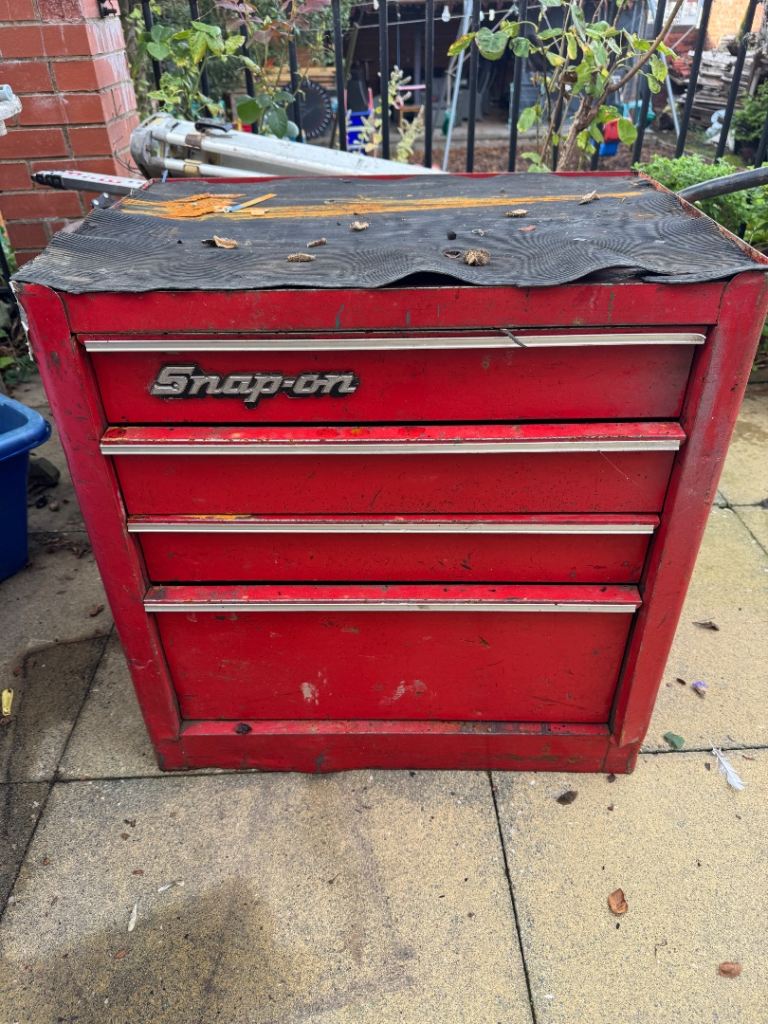 Snap-on Red Tool Chest with Drawers – Fair Condition