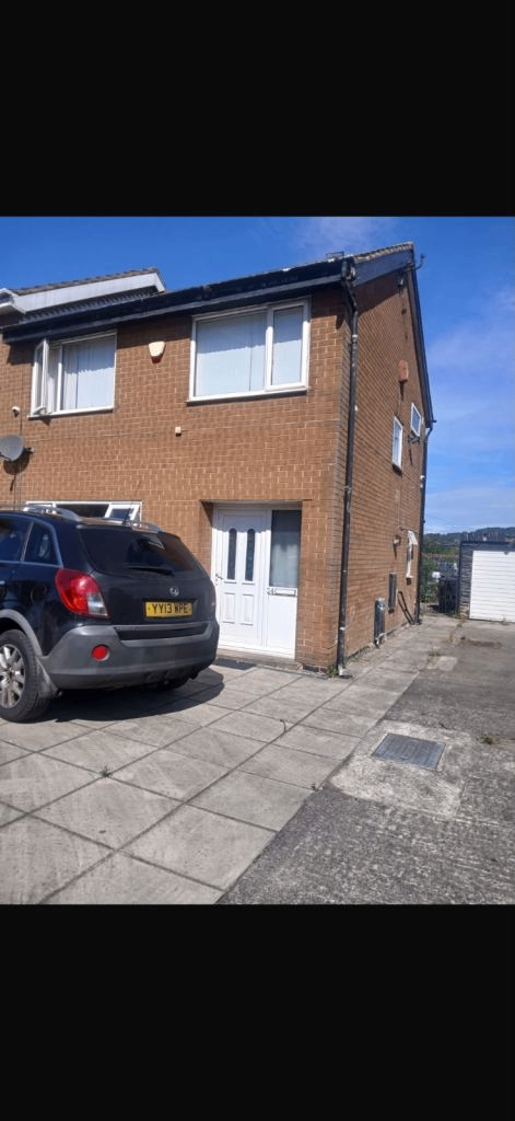Spacious 3-Bed House for Rent – BD7 2QA
