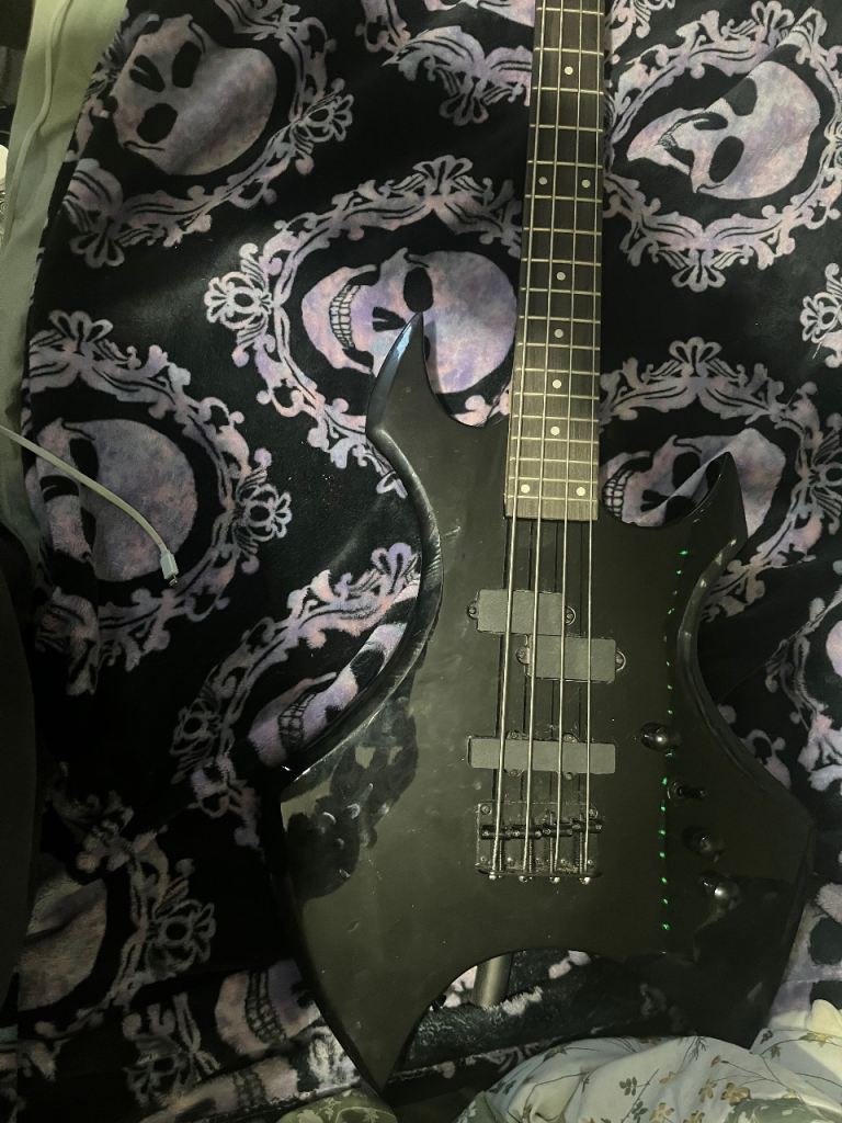 Harlem x bass guitar 