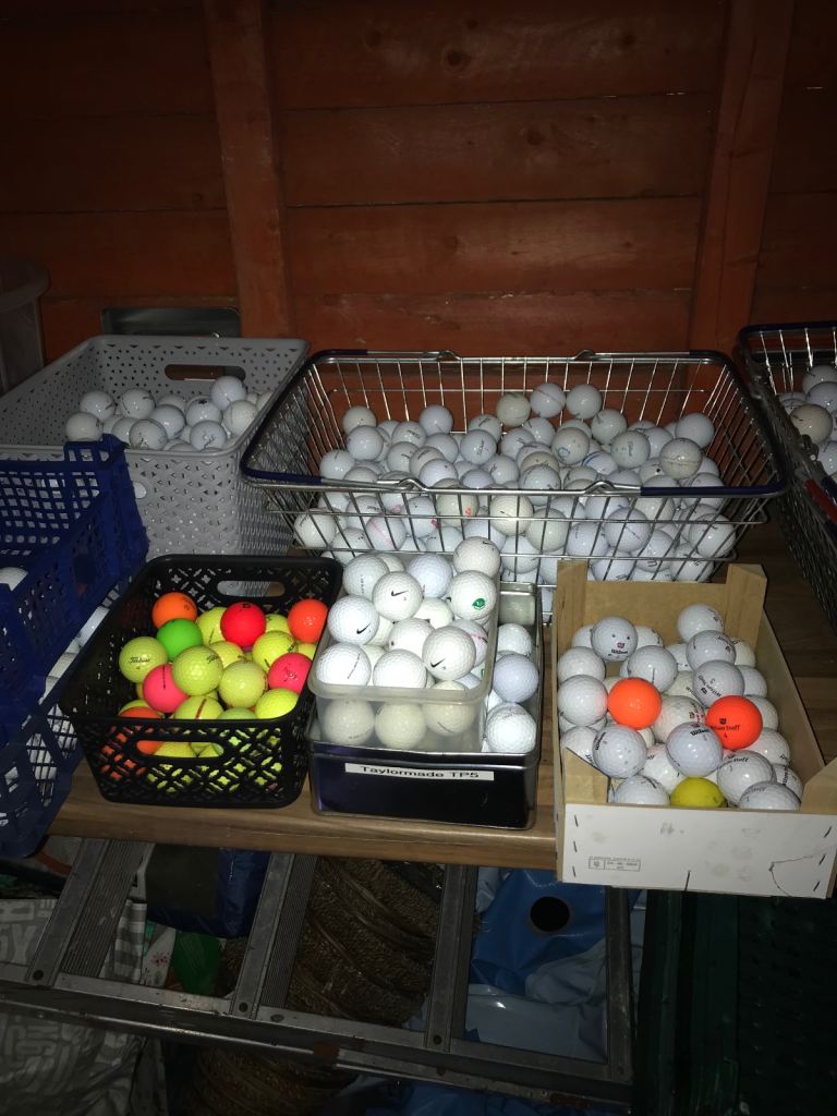 100 Golf Balls lot B