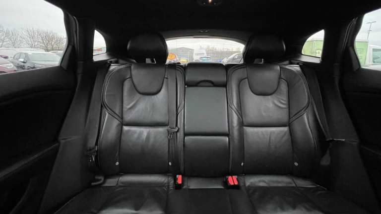 2017 Volvo V40 2.0 D3 R-Design Pro Hatchback