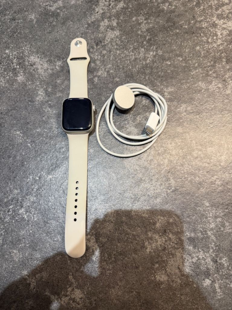 Apple Watch Series 7 GPS 45mm – Starlight, As Good As New