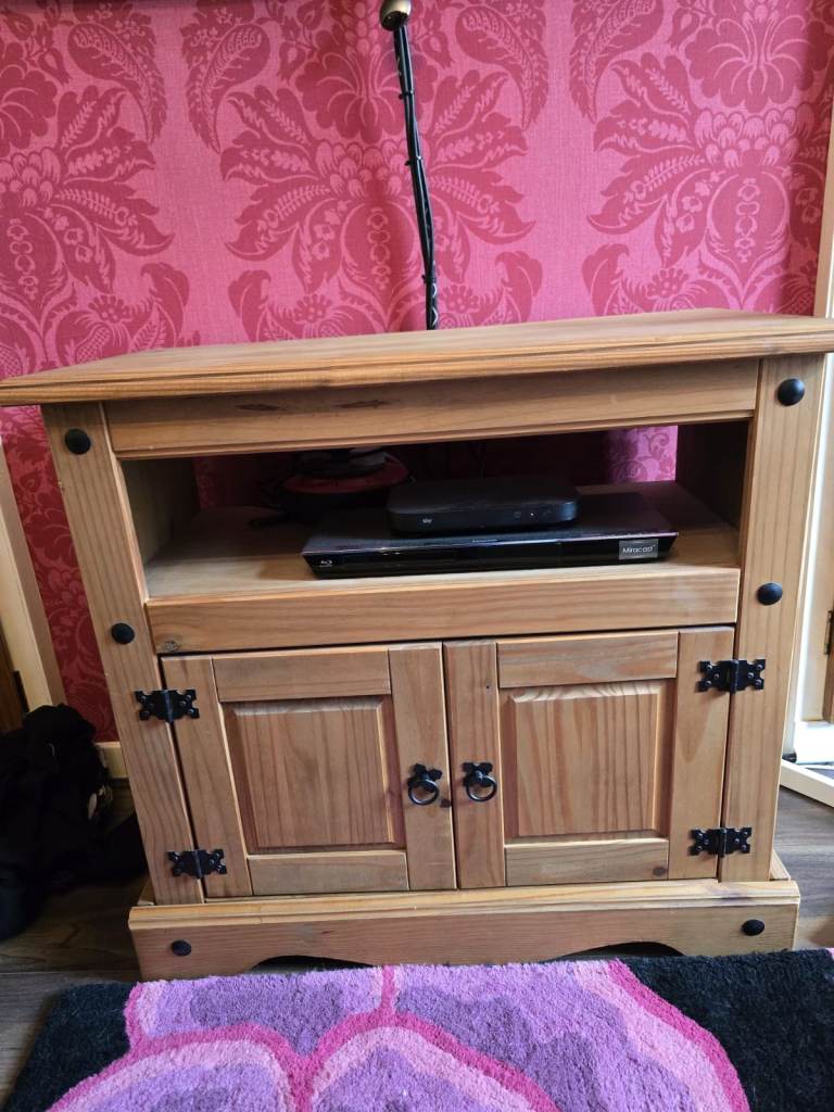 Solid Pine TV Stand Cabinet with Cupboard Storage