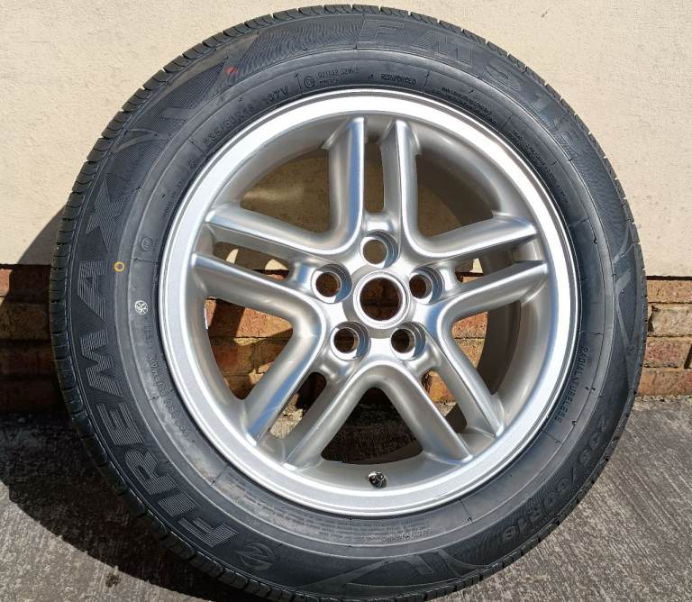 18" RANGE ROVER ALLOY & NEW TYRE - 235 60 18" JEEP SUV