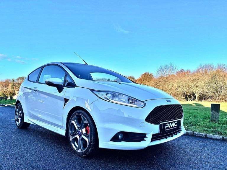 2016 Ford Fiesta 1.6 EcoBoost ST-2 3dr HATCHBACK Petrol Manual