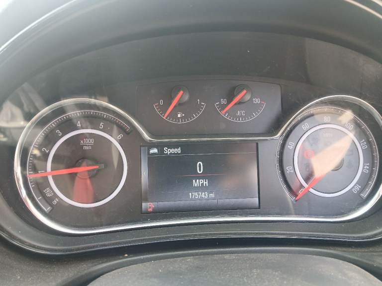 Vauxhall, INSIGNIA, Hatchback, 2014, Manual, 1956 (cc), 5 doors