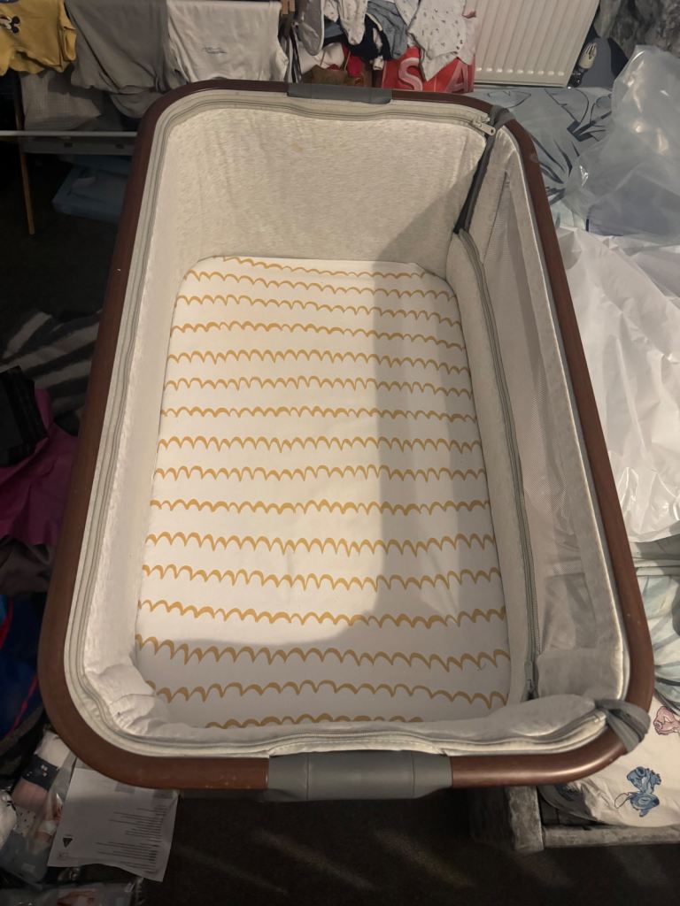 Tutti Bambini CoZee Luxe Bedside Crib - Walnut/Slate