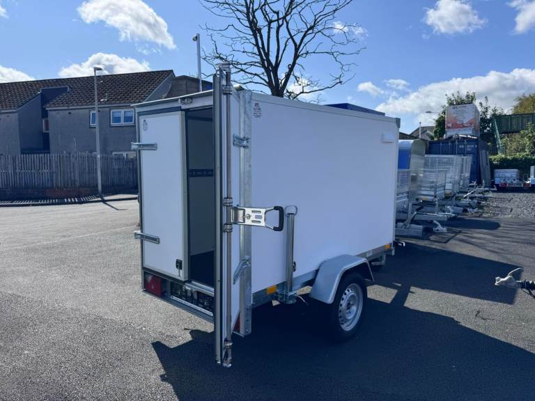 Brand New 6,8ft x 3,8ft x 4,1ft Single axle Box trailer with Barn doors 750KG Un braked