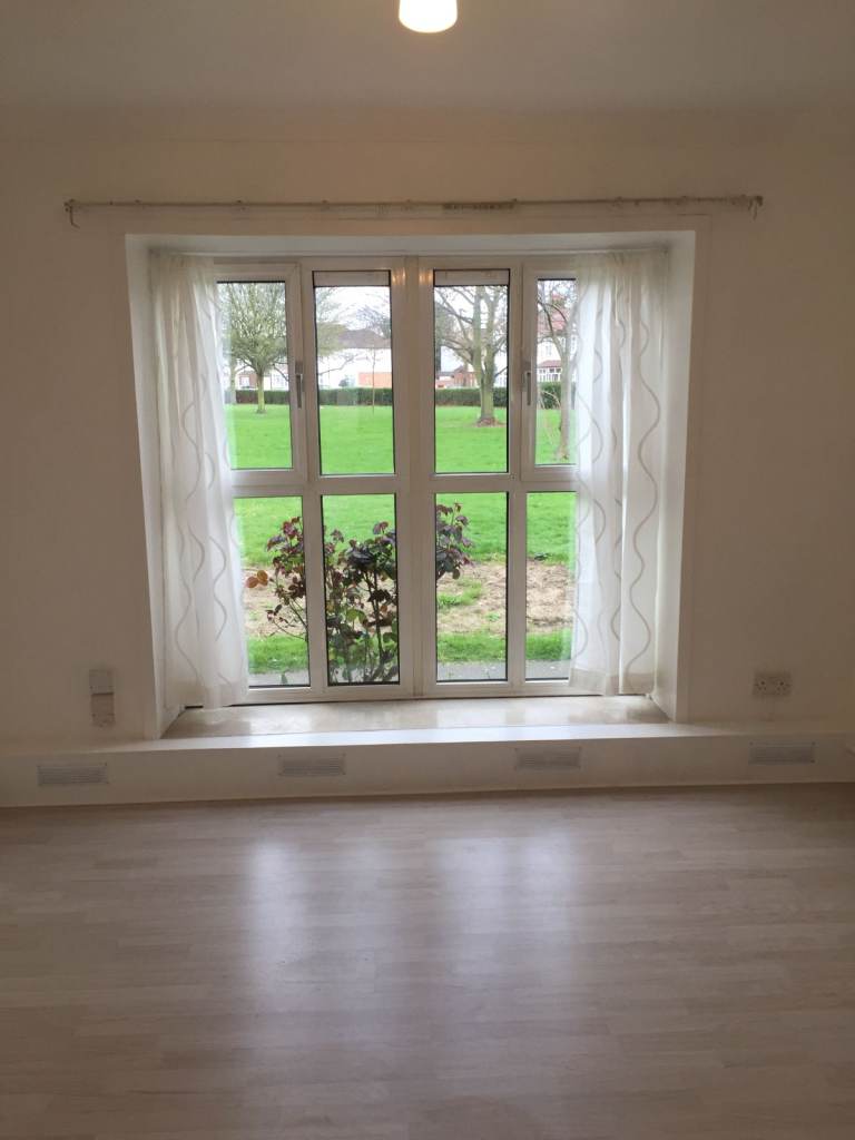 1 Bedroom Flat Ilford (5 minutes from Gants Hill Tube) Free Heating