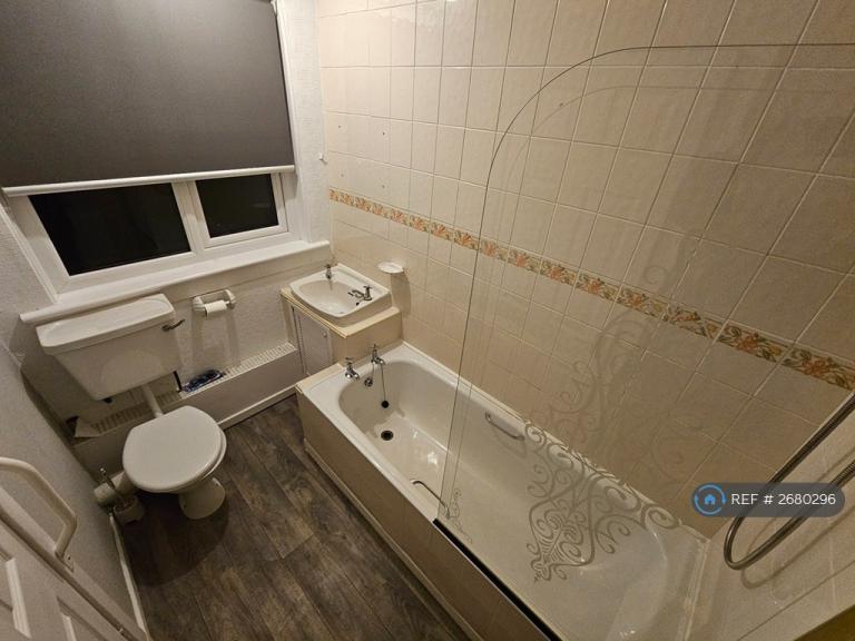 1 bedroom flat in Blackthorn Avenue, Kirkintilloch, G66 (1 bed) (#2680296)