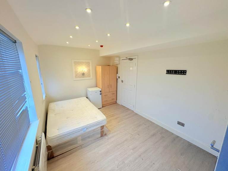 BENEFITS ACCEPTED - Studio Flat Available in Eltham Mottingham Bromley SE9